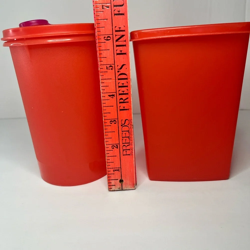 Tupperware vintage red